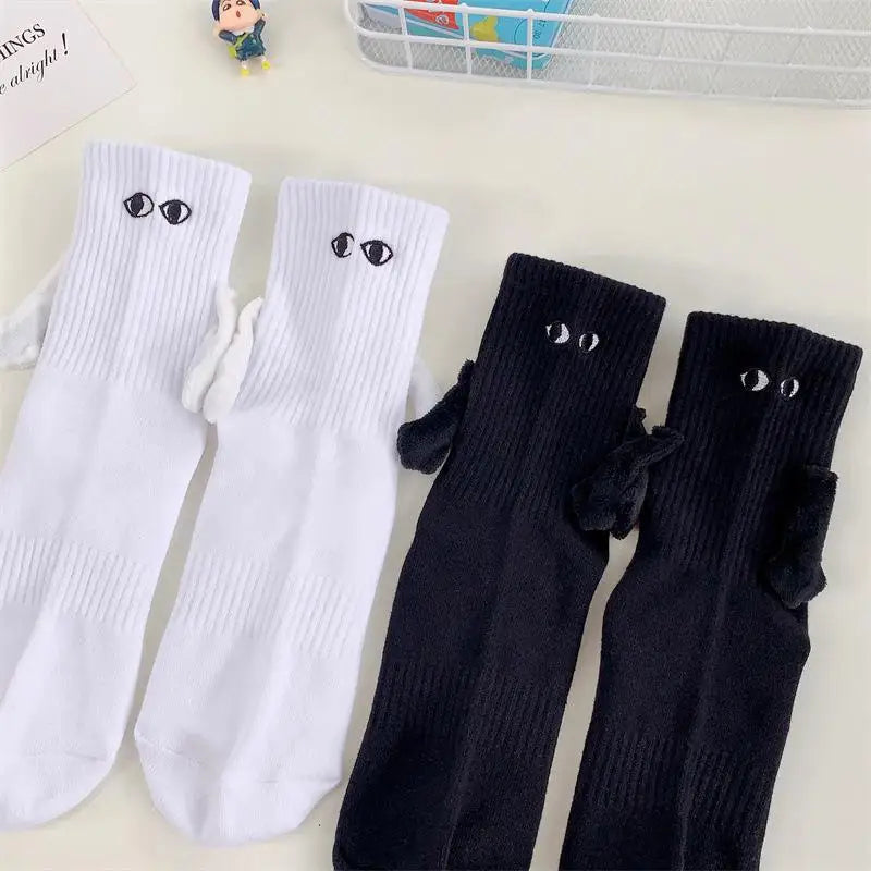 Funny Matching Couple Socks Instagrammable Magnetic Hand Hold Mid Calf Set for Dating Couples BFFs Photo Prop